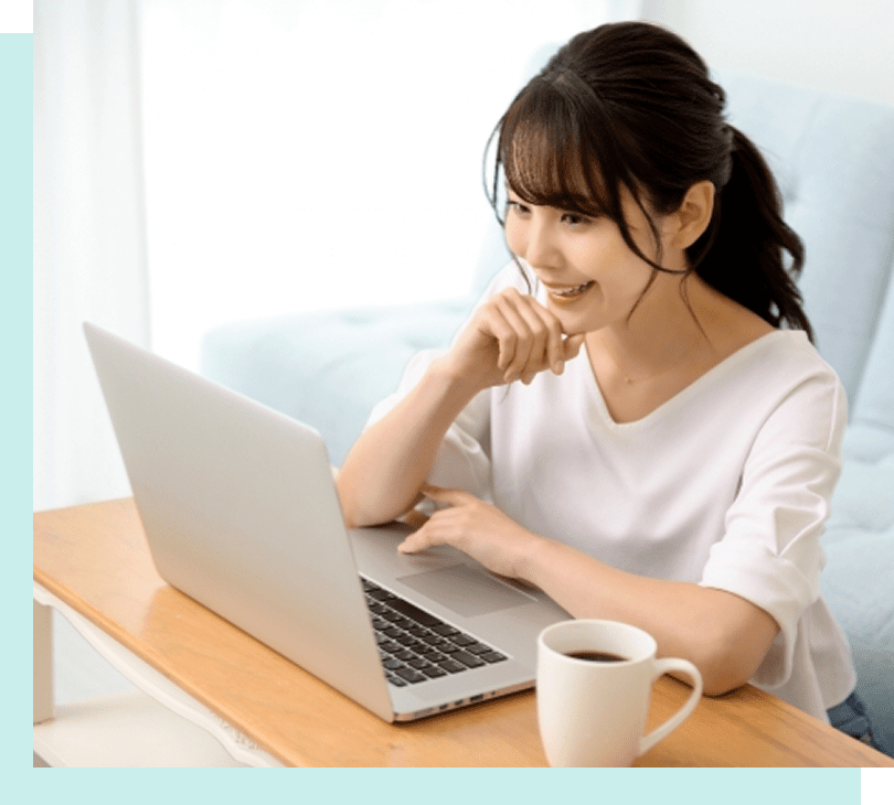 オンライン診断をしている女性